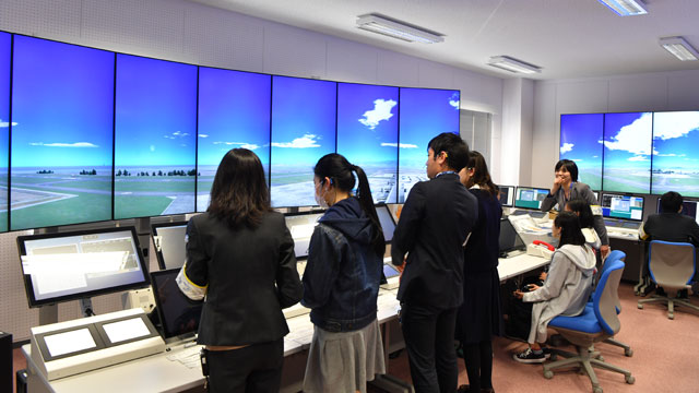 高知空港モデルに管制官養成　特集・航空保安大オープンキャンパス（前編）